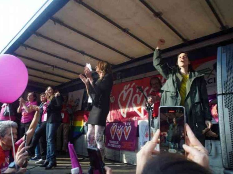 Elly Schlein alza il tiro: «Pronta la legge per le coppie omogenitoriali»