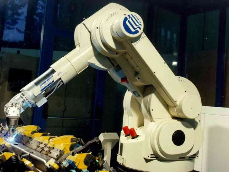 La macchina può sostituire l'uomo ma non esiste un'etica artificiale