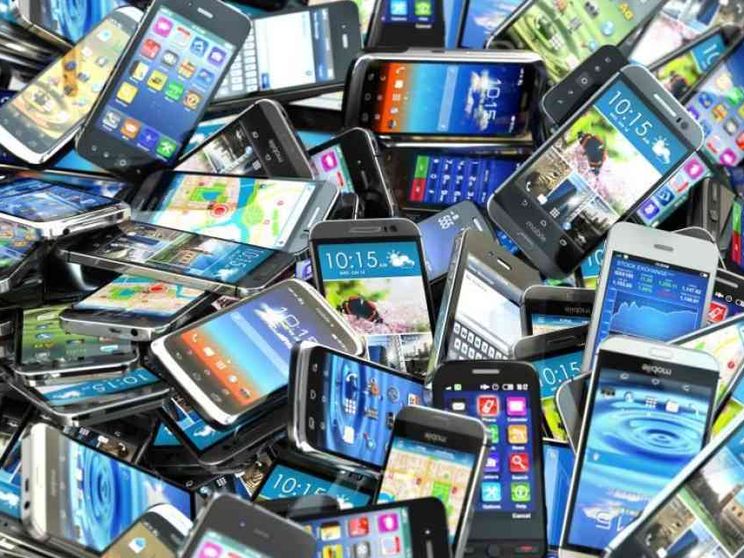 Oro e terre rare: il vecchio telefonino è un giacimento (per tutti)