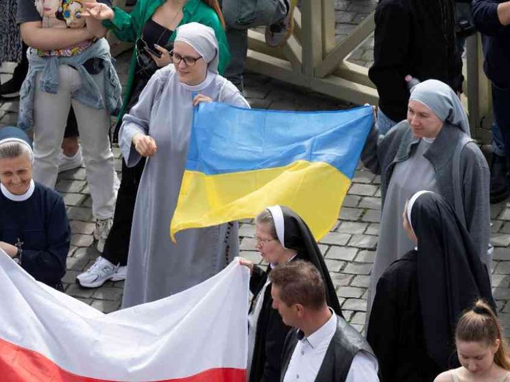 Il Papa: togliere la pietra dai sepolcri per non smettere mai di sperare