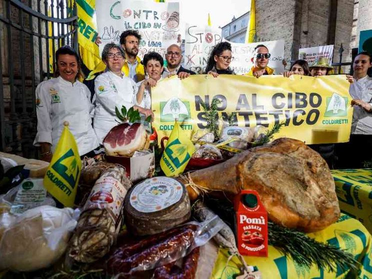 Cibo sintetico? La scienza giustifica, il mondo agricolo no
