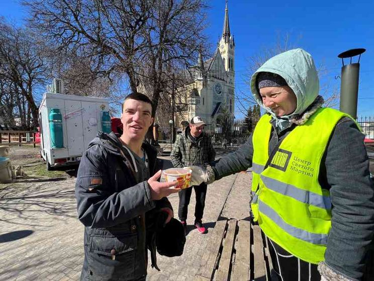 La Domenica delle palme fra i profughi di guerra