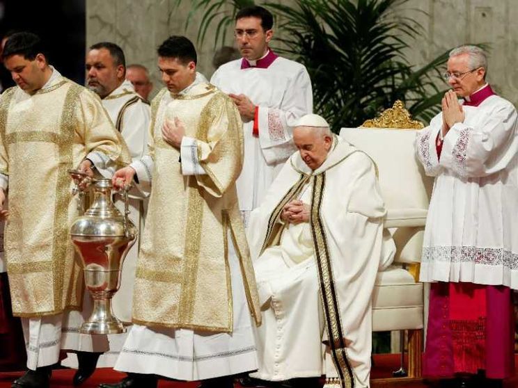 Il Papa: il sacerdote non è uomo di lamenti, ma dell'armonia di Dio