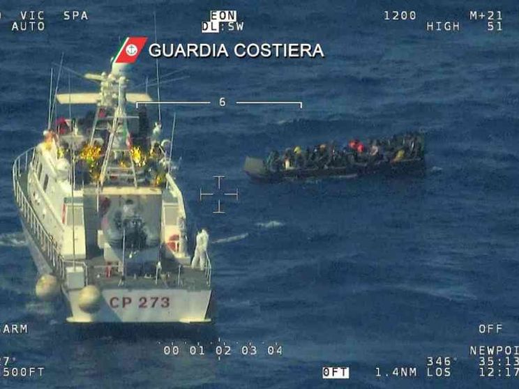 Migranti, il governo dichiara lo stato d'emergenza. I dubbi di Migrantes (Cei)
