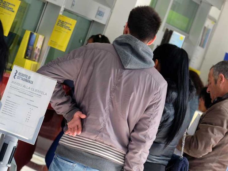 Povertà, riforma tagli e cuci