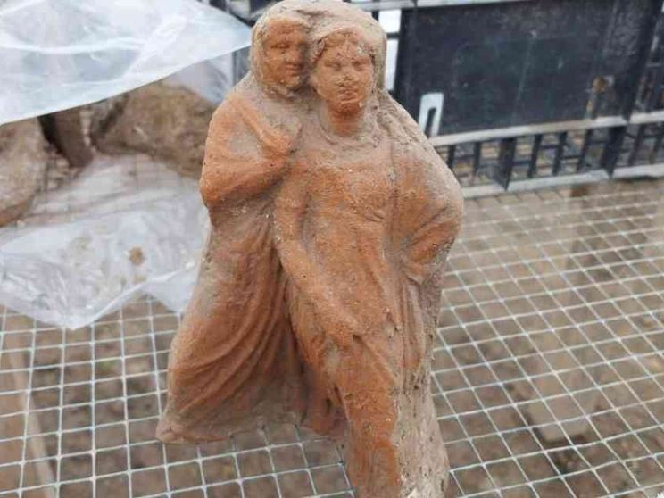 A Paestum nuove scoperte nel tempietto. Le immagini