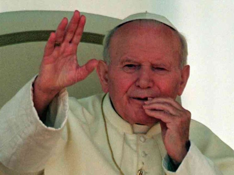 Il Papa difende san Giovanni Paolo II: "Illazioni infondate"