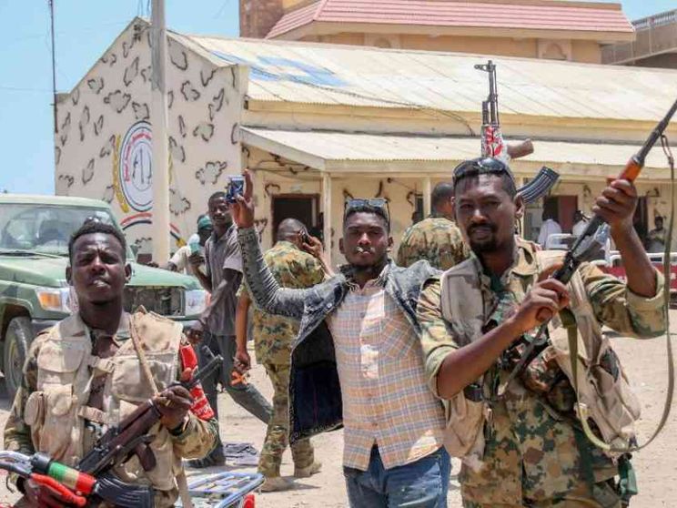 Sudan, 180 morti negli scontri. Traffici d'oro e "padrini", la mano di Mosca