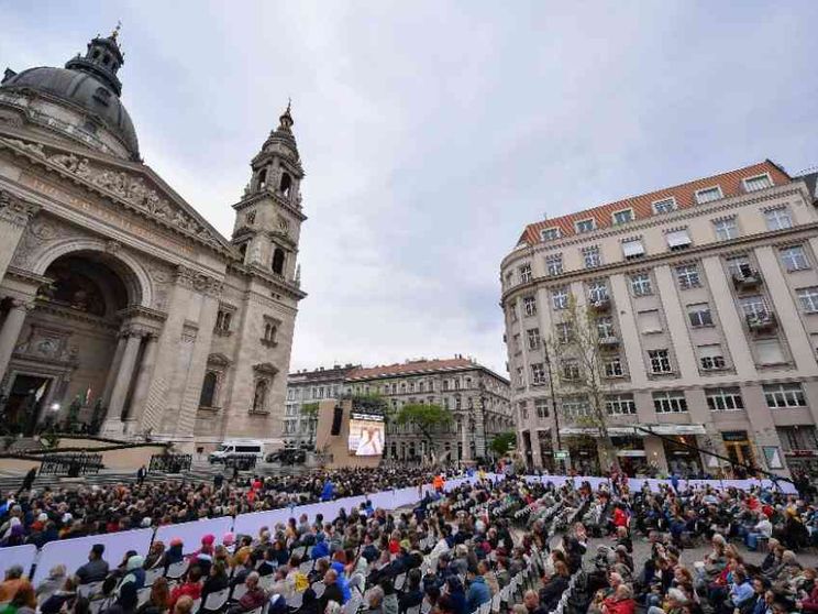 Papa Francesco in Ungheria: «Cercare la pace oltre i nazionalismi»