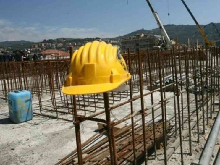 Lavoro, meno incidenti ma più morti