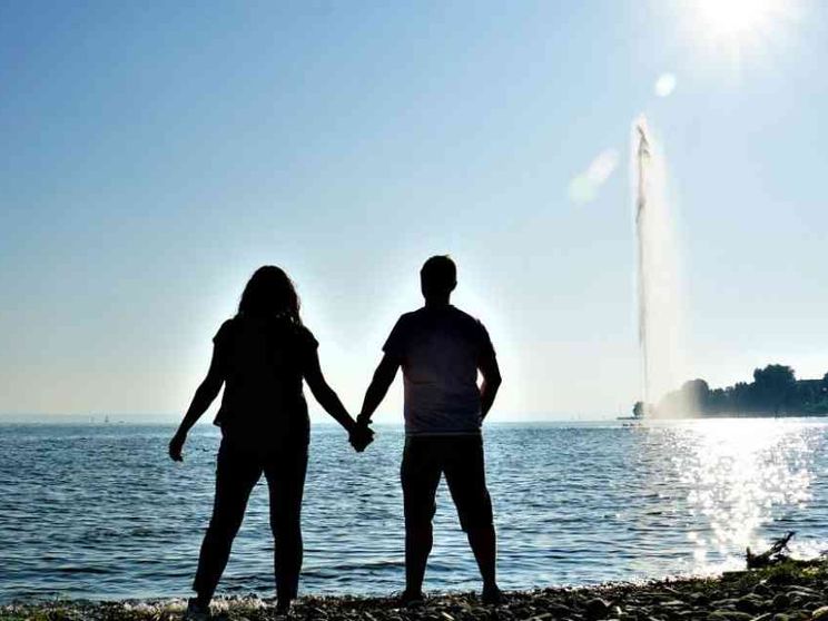 «Illegittimo creare embrioni in provetta e ricorrere all'utero in affitto»