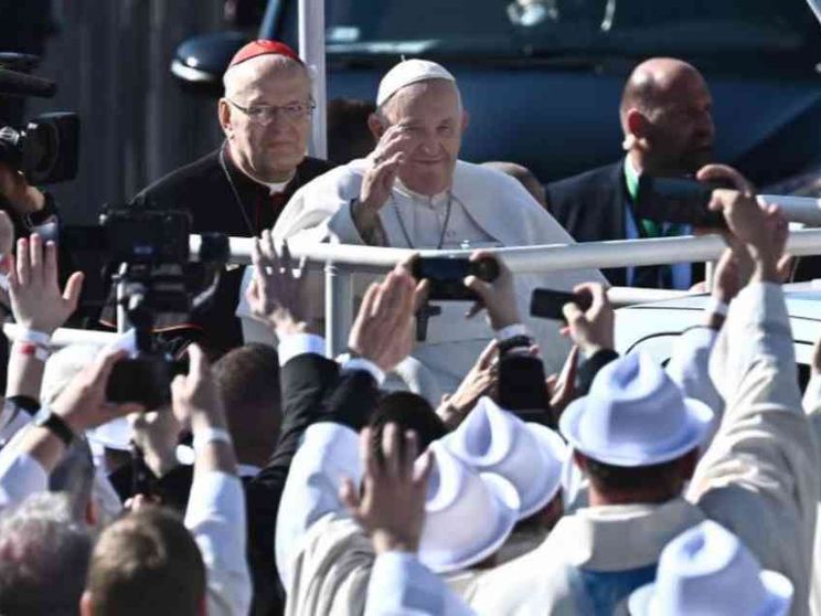 La missione (im)possibile del Papa: bussare a ogni porta nel nome della pace