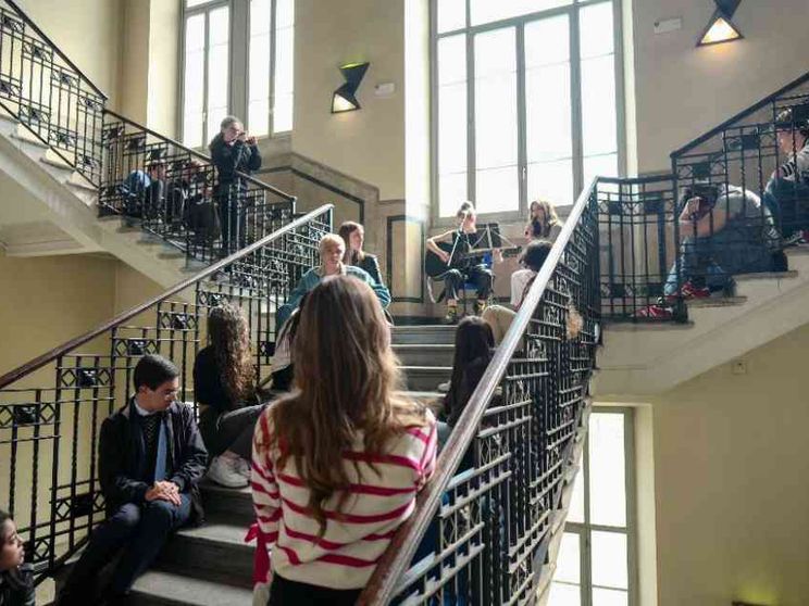 Temp(i)o del merito o di fraternità? In classe esisti se vieni pensato