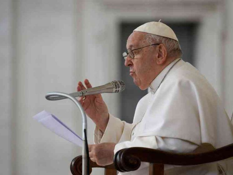 Il Papa: contribuire a riparare una terribile piaga della Chiesa