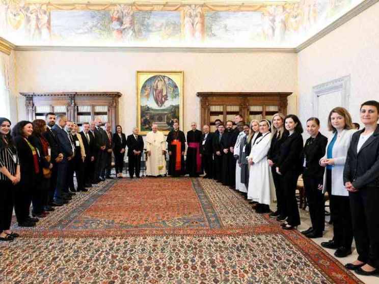 Il Papa: cristiani e musulmani insieme per vivere in fraternità, pace, dignità