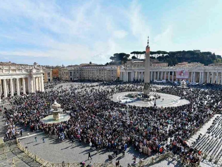 Cambia la "Costituzione" della Città del Vaticano. Anche laiche nella Commissione