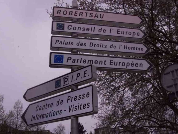 L'Europa sprofondata nel nulla della sua crisi e la forza vitale dei suoi popoli