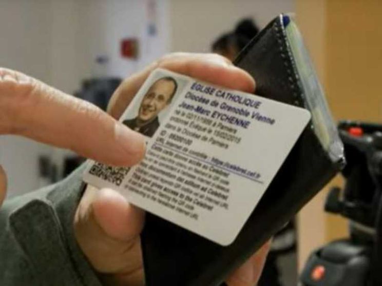 In Francia la lotta agli abusi passa anche da un codice QR