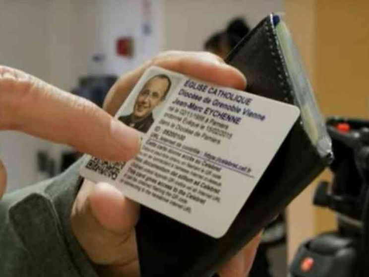 In Francia la lotta agli abusi passa anche da un codice QR