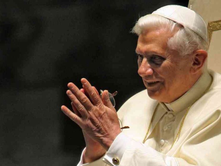 Il Sabato nella vita di Benedetto XVI, Papa «del coraggio e della fede»