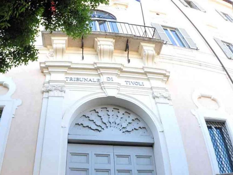 Arrestato per abusi ex insegnante di religione, già denunciato dalla diocesi