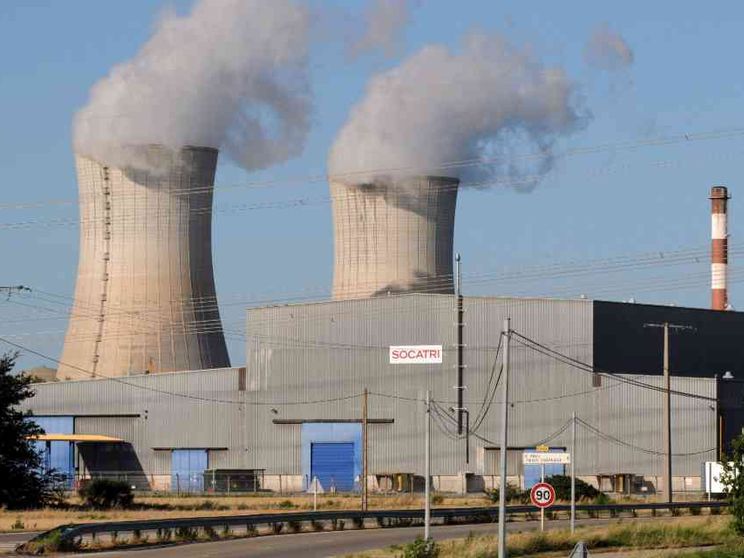 La Francia di Macron punta sul nucleare: sei nuove centrali entro il 2050