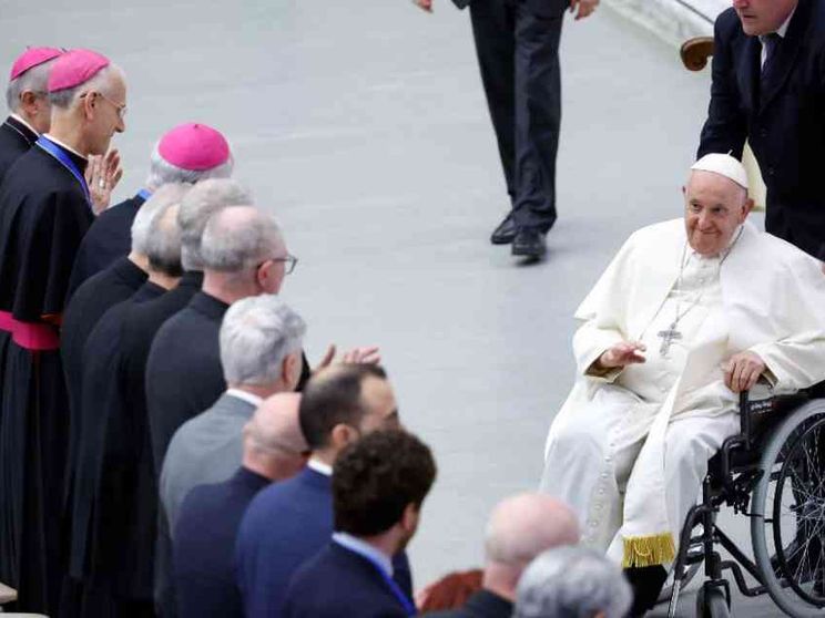 Papa Francesco: Chiesa sia aperta e "inquieta"