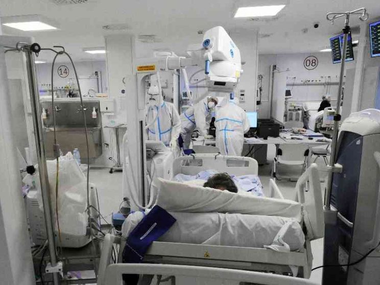 «Nel 2020 il Covid ha causato 78.673 morti». Ma il calcolo delle vittime divide