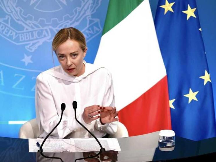 Meloni archivia la flat tax ma scivola sull'evasione: «No al pizzo di Stato»
