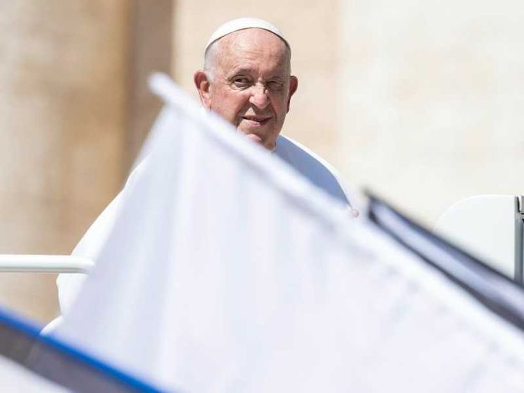 Papa Francesco sta meglio, riprendono i suoi incontri