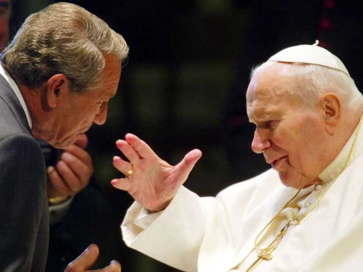Navarro-Valls: «Guardando Wojtyla morto fui sicuro che era già in Dio»