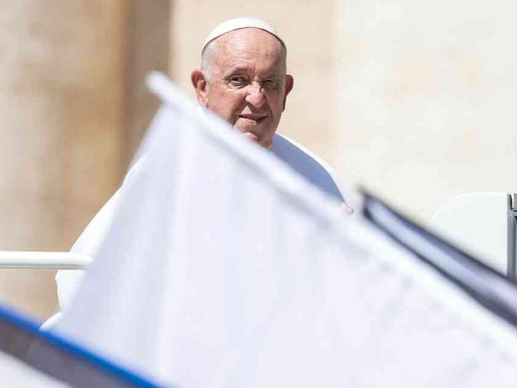 Papa Francesco sta meglio, riprendono i suoi incontri