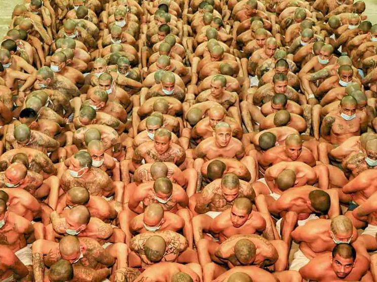 Orrore in Salvador: «Decine di detenuti morti per tortura»