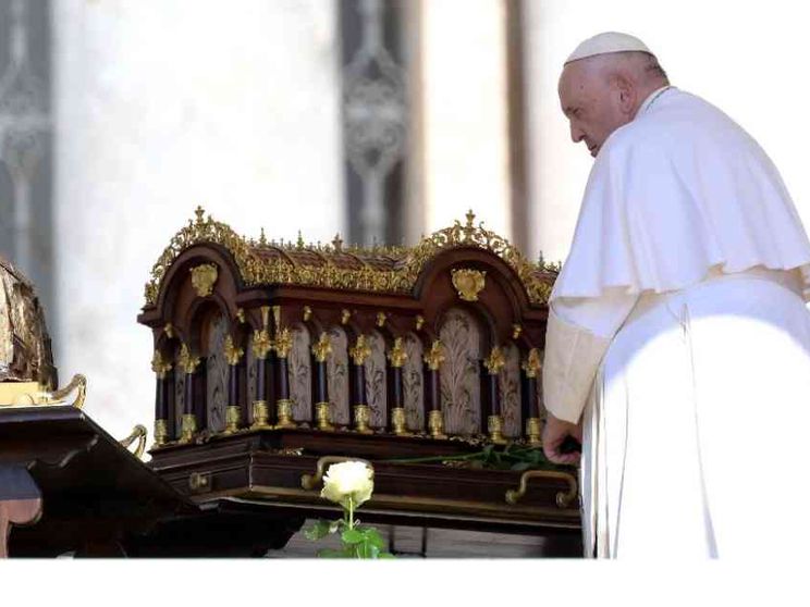 Il Papa annuncia una lettera apostolica su Santa Teresa di Lisieux