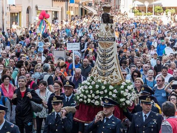 Macerata-Loreto, in cammino verso la Santa Casa per invocare la pace