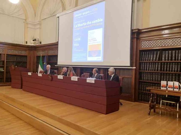 Fisichella e Adornato: "Crisi dell'Occidente? Non irreversibile"