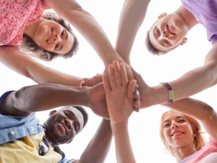 «Bisogna rimettere i giovani al centro». Primi segnali da Europa e Italia