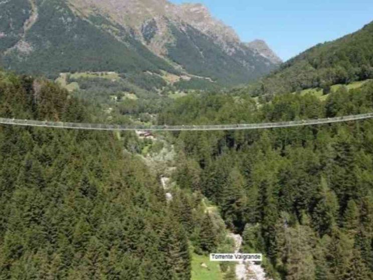 Costruire un nuovo ponte tibetano aiuta lo sviluppo della montagna?