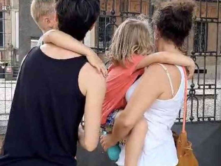 No alle registrazioni delle "due mamme": il caso Padova infiamma la politica