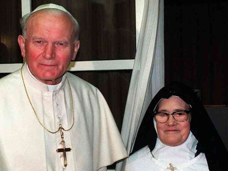 Fatima, diventa venerabile suor Lucia. Riconosciute le virtù eroiche