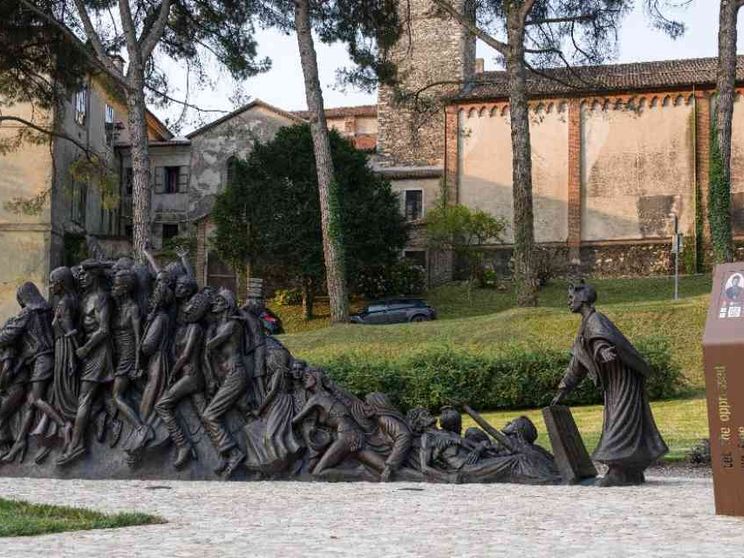 Parolin benedice la statua di santa Bakhita: liberiamoci dalle schiavitù