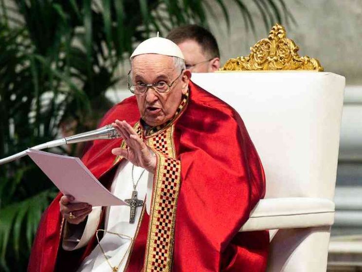 Il Papa: portiamo Gesù ovunque, dalla famiglia alla politica