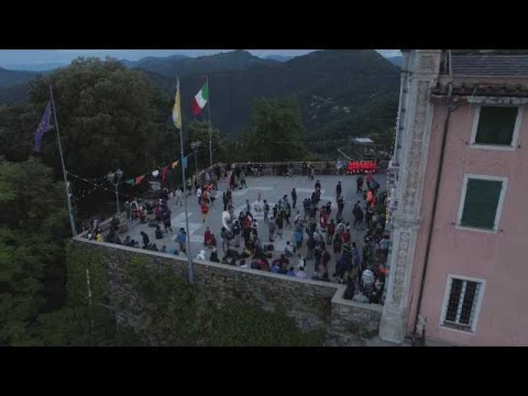 Pellegrini nella notte: da Rapallo inizia così il cammino verso Lisbona