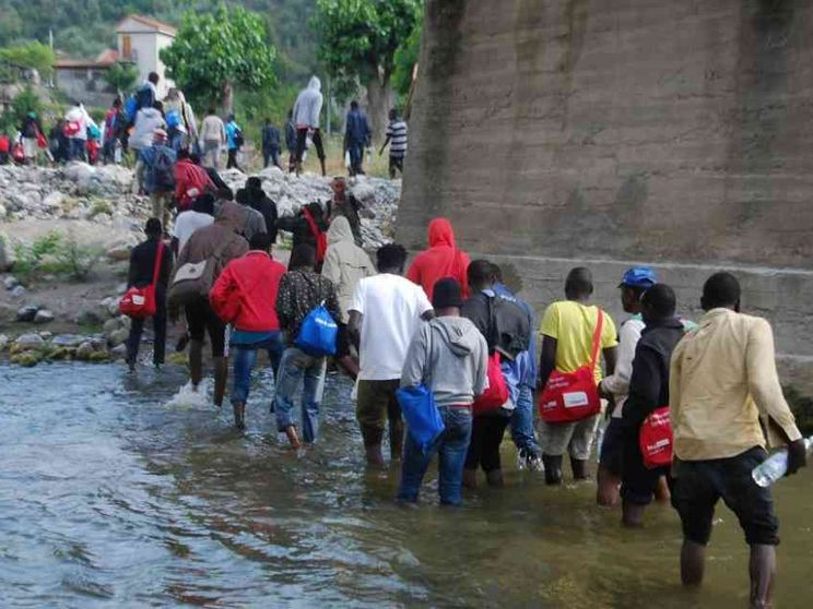 Lungo il sentiero della morte dove si respingono anche i minori soli