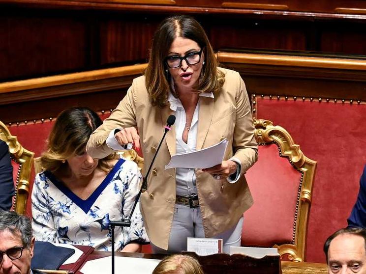 La ministra indagata per bancarotta. «Contro di me una campagna d'odio»