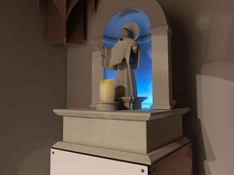 SanTo, il robot che aiuta a pregare