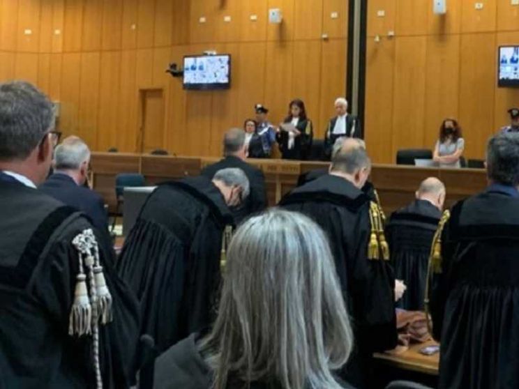 Che cosa è il concorso esterno in associazione mafiosa e perché fa discutere