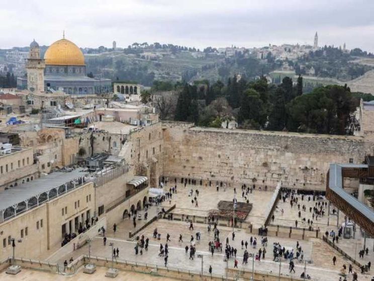 Israele, sputi contro preti e suore. Il presidente Herzog: vergogna