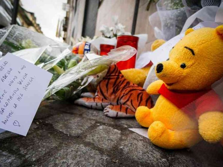 Luca, ucciso a un anno dalla sua mamma. Chi cura la depressione post partum?