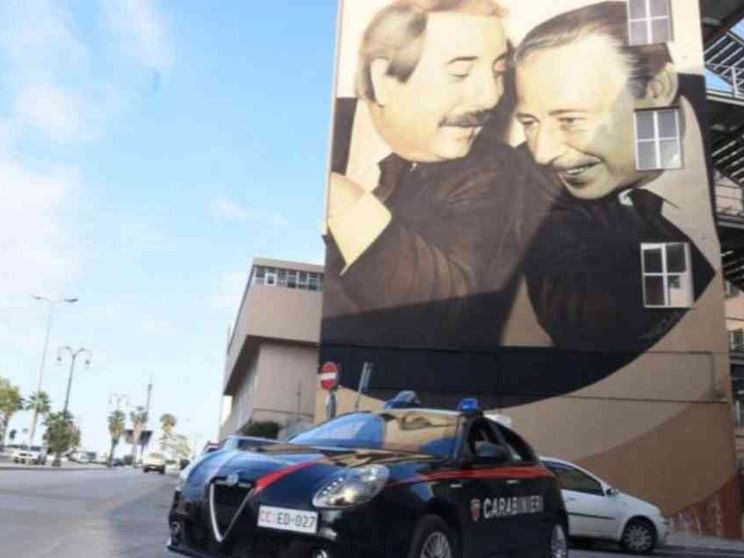 Palermo (divisa) ricorda Borsellino. La premier Meloni si sfila dal corteo